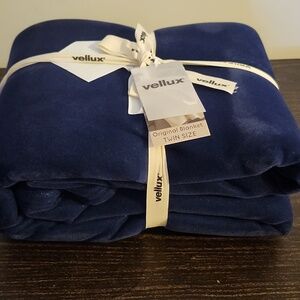Vellux Blanket NWT Dark Blue Soft Twin